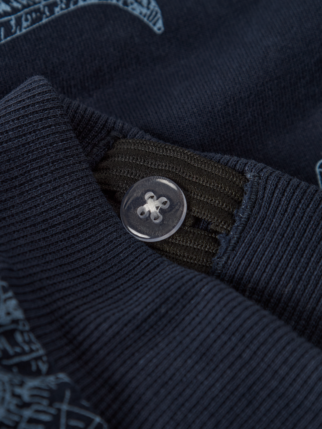 model_shot-front_full